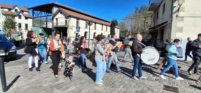 Trikitilari eta panderojole  23 1771781986438