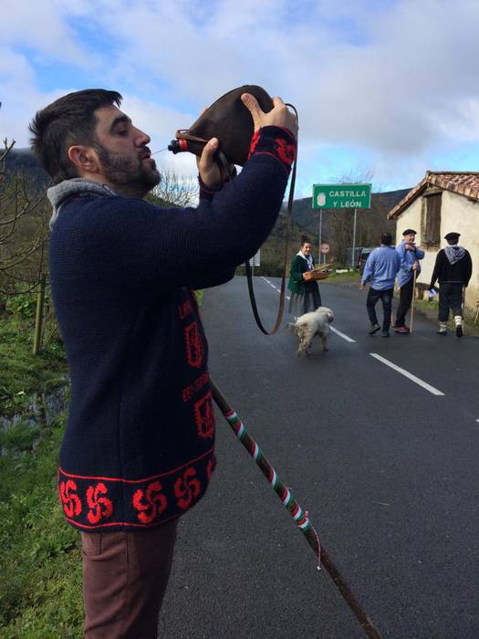 Agate Deunaren bezpera Santa Koloman