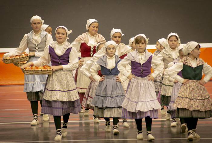 Ubixeta dantza taldeak dantz 25 1766416449492