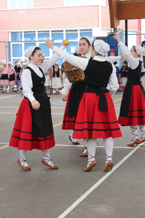 Dantzari Egunak herriguneko  63 1521467766383