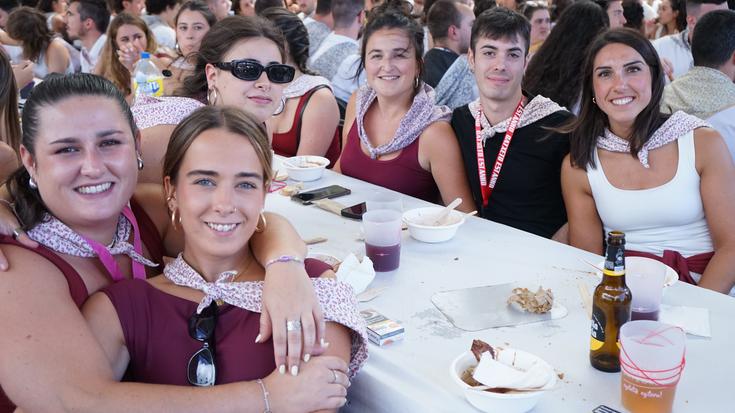 Jendetza batu da kuadrillen herri bazkarian