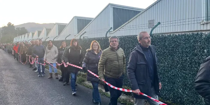 "EAJk, PSEk eta PPk Europar Batasunean sustatutako politika neoliberalak" dira Guardianen itxieraren errudunak, Podemos Euskadiren ustez