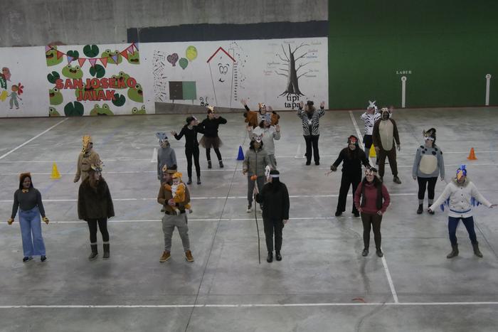 Desfilerik gabe, baina dantz 57 1770997176507