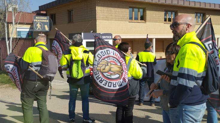 Errioxara eraman dute protesta Maderas de Llodioko langileek