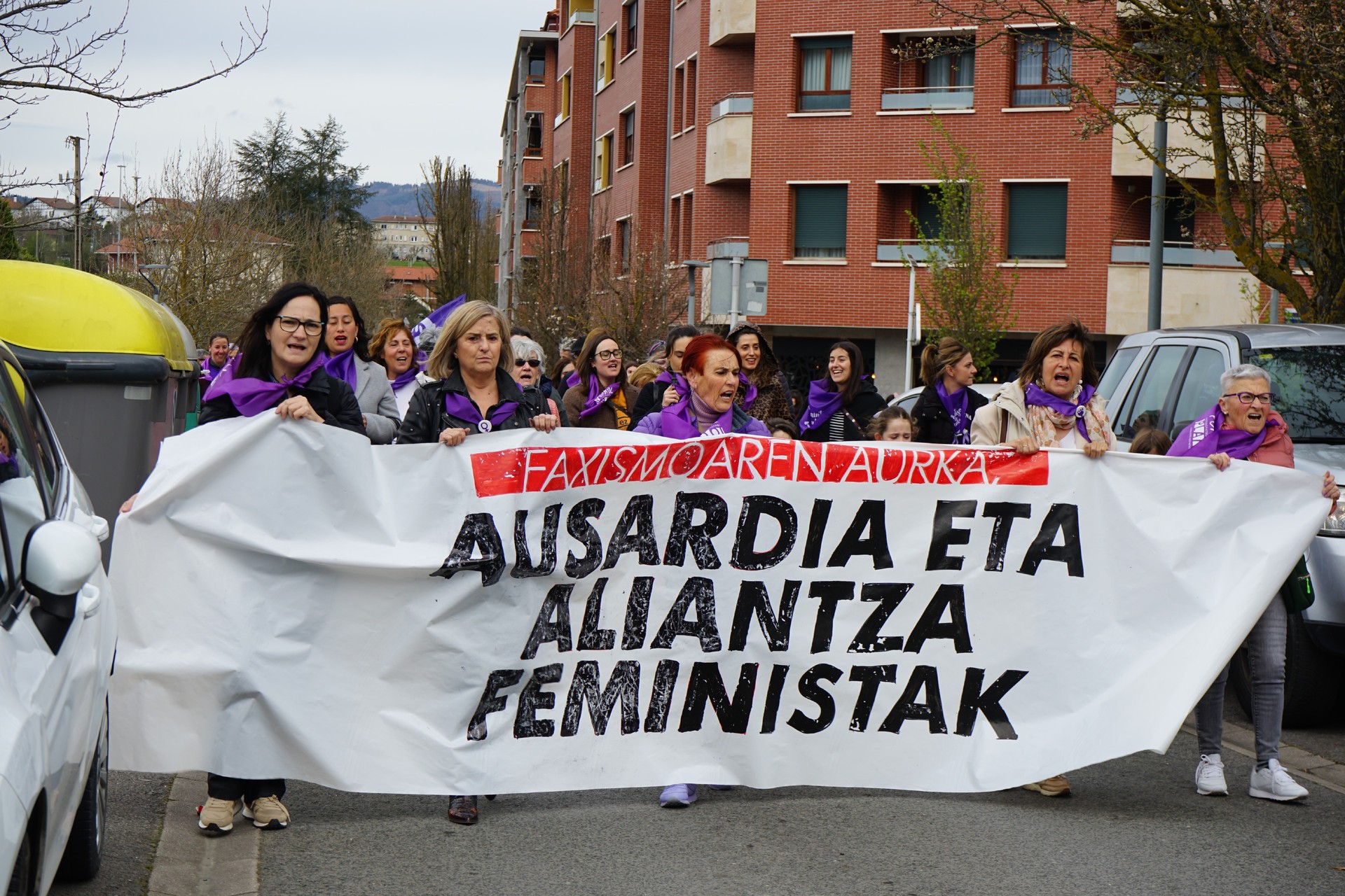 Konplize ditut eta maite ditut denak!