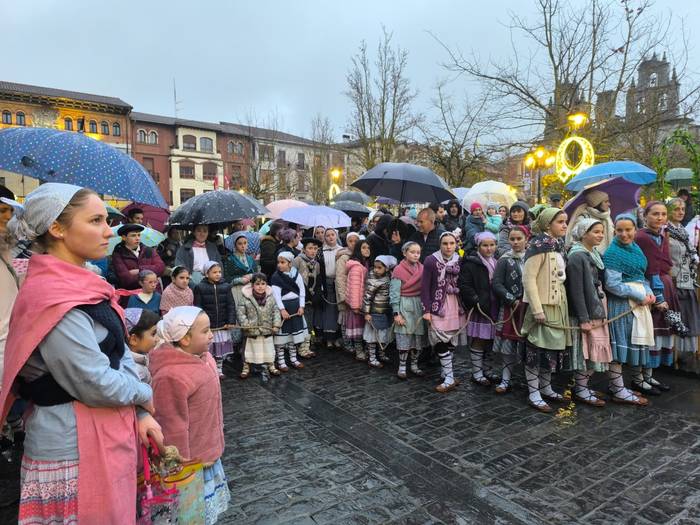 Foru plaza bete dute Olentze 11 1766617949517