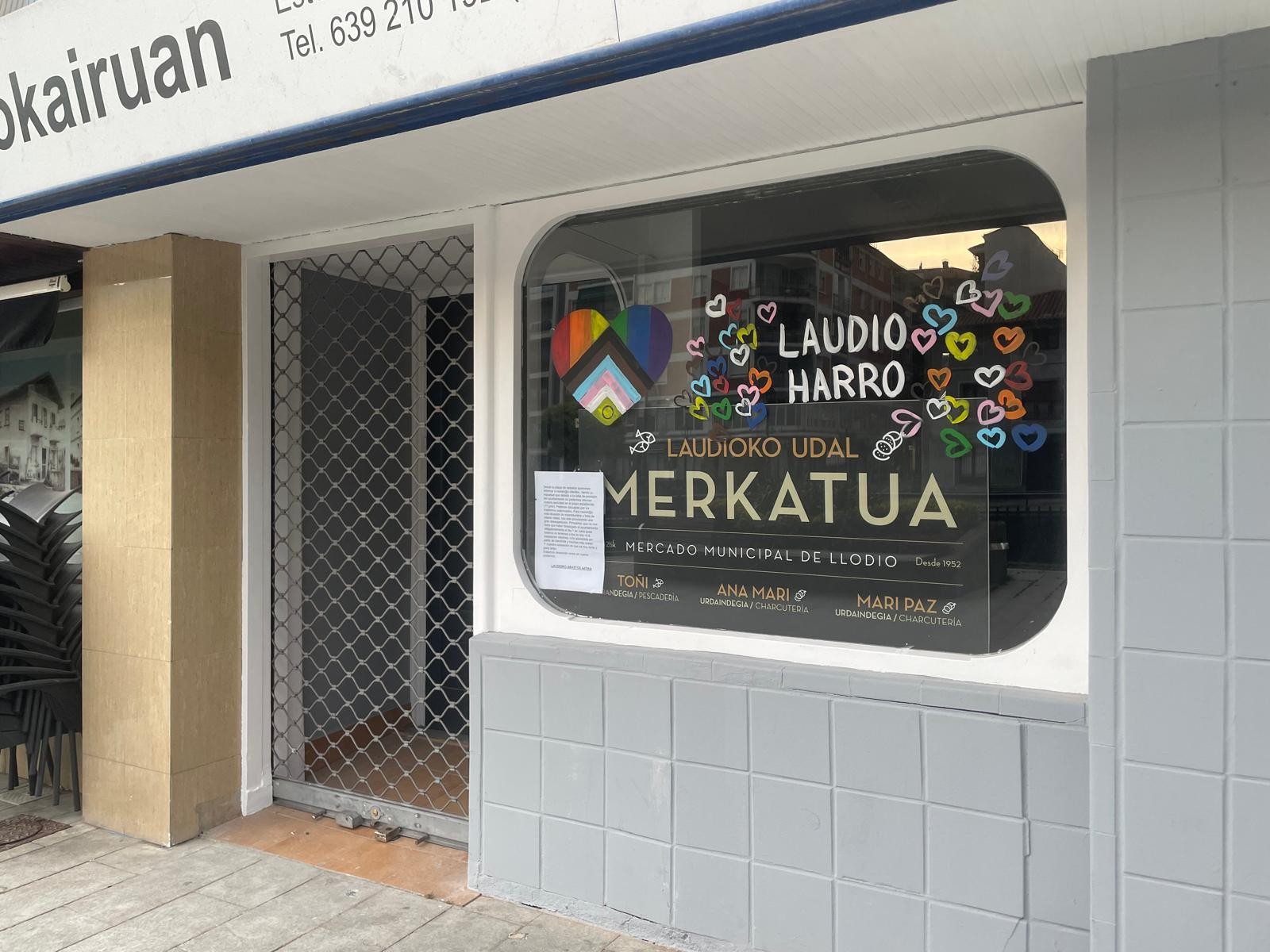 Iberdrolak egin beharreko lan bat falta da Abasto plazako merkatarien saltoki berriak ireki ahal izateko, Udalak azaldu duenez