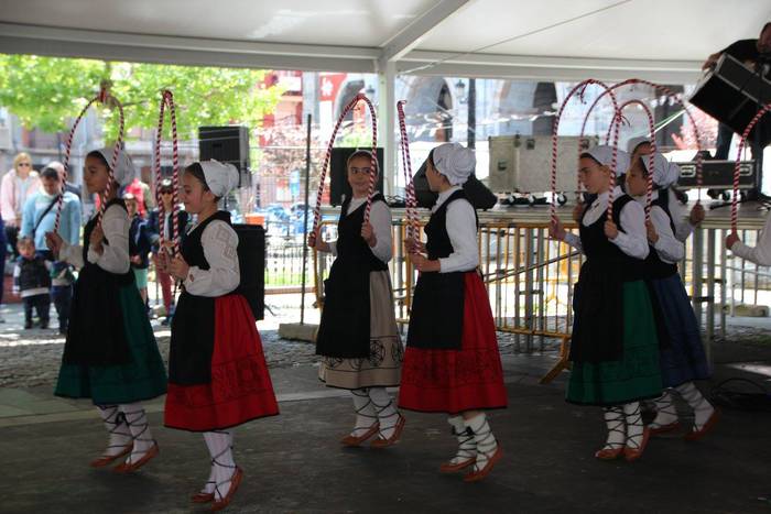 Jendetza eta giro ona nagusi 51 1494849429223