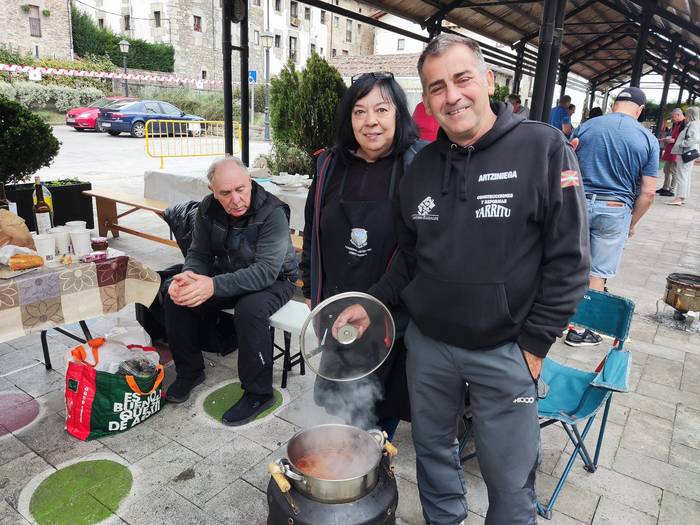 Jende ugarik parte hartu du  28 1761570534387