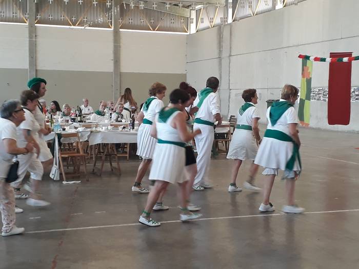 Dantza Lagunak taldeak 51. u 49 1498038543027