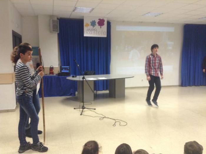 Euskararen Urrezko Makila bi 6 1487252145241