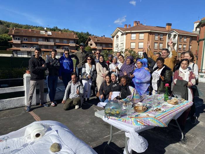 55 lagun bildu zituen bigarr 36 1763132269721