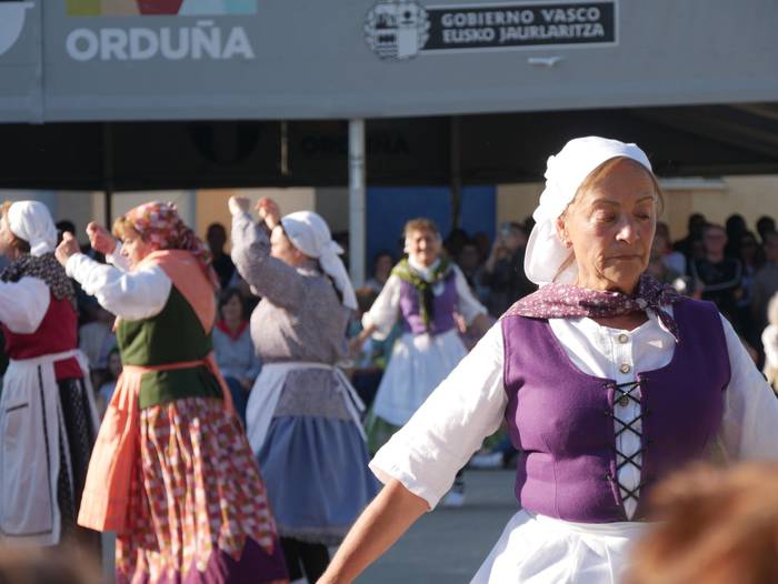 Goizetik gauera arte luzatu  96 1652042636513