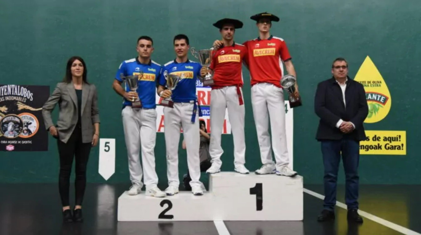 Iker Larrazabalek ez du txapela berriro janztea lortu