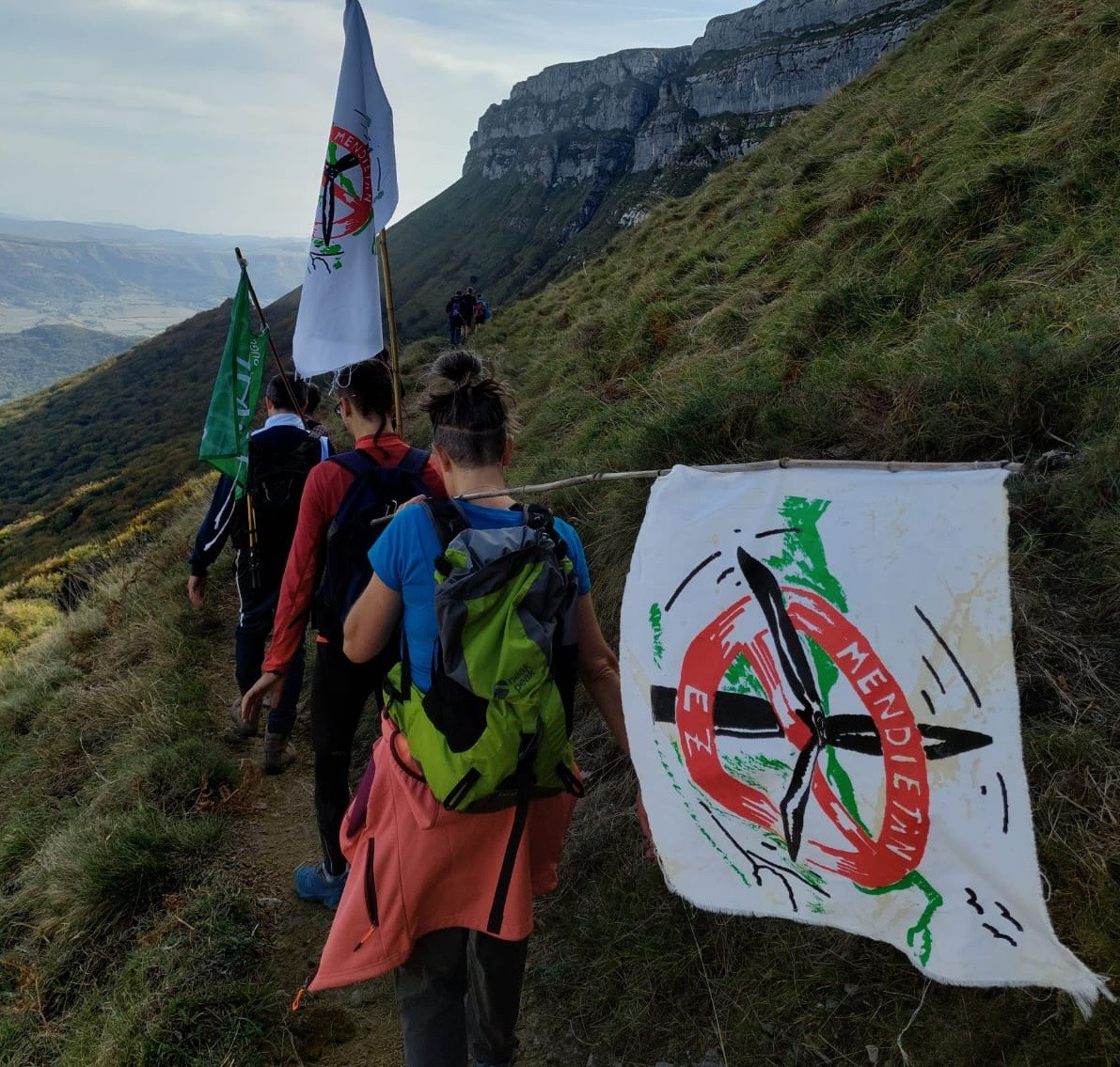 Eskala handiko hiru azpiegitura energetiko eraiki nahi ditu Eusko Jaurlaritzak Aiaraldean, bat eolikoa eta bi fotovoltaikoak