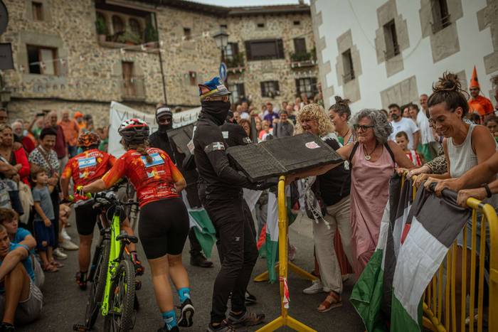 Bizikletak irudimenez jantzi 75 1757325871445