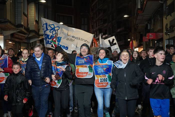 Aldarrikapenez eta pirotekni 184 1774615667366