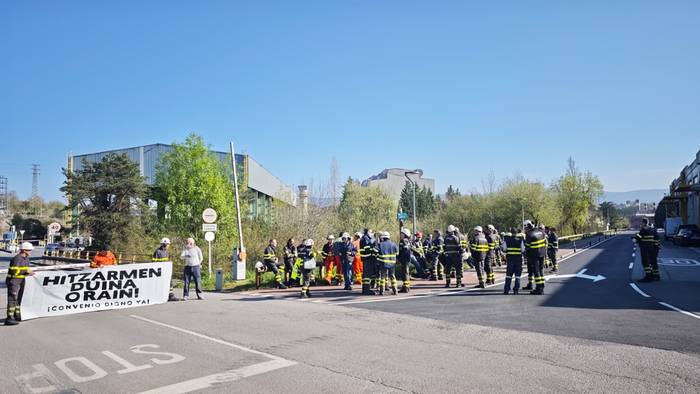 Hiru lanuzte egun gehiago de 2 1774349988445