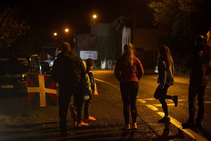 Ehunka lagun atera ditu Korr 5 1774596723342