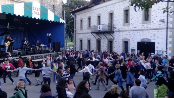 Adin guztiko lagunek parte h 22 1493565322703