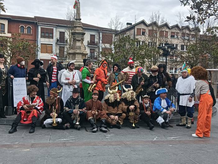 Foru plazako karparen aterpe 81 1771240588150