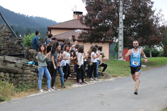 Auzoko mendiak zeharkatu zit 75 1498471344630