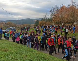 300 lagun baino gehiago batu zituen atzo Lezamako mendi ibilaldiak