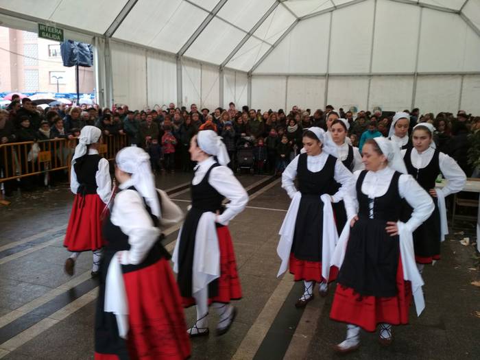 Baserria herrigunera jaitsi  14 1517785380336