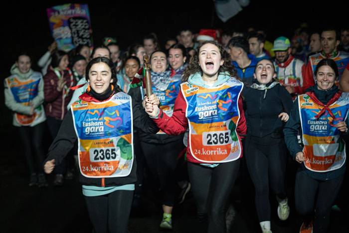 Ehunka lagun atera ditu Korr 27 1774596772293