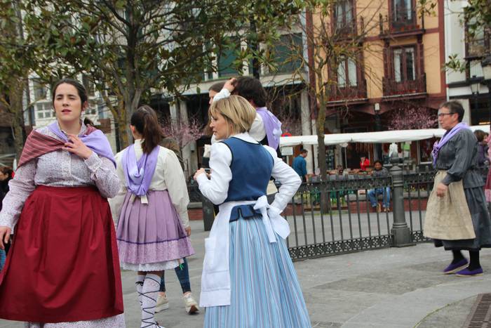 Dantzaren bidez aldarrikatu  28 1520777922307