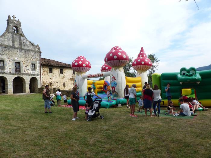 Jende ugari bildu zen Ama Zu 23 1565382410392