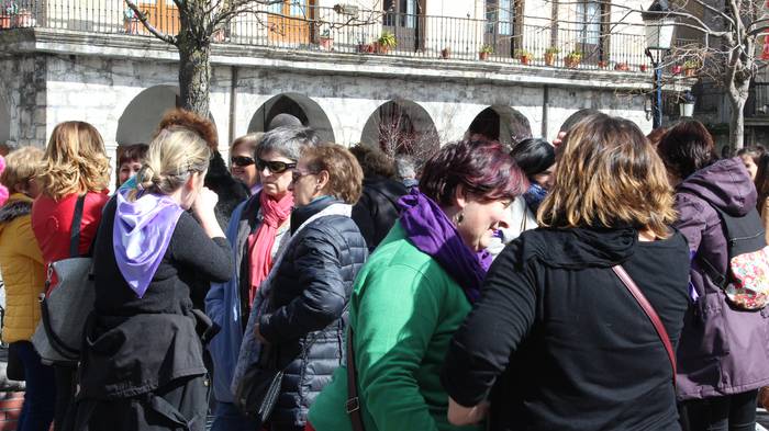 Greba feministaren goizeko t 169 1520520559627