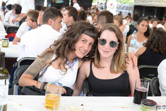 Aldai plaza txiki geratu da  159 1503895380829