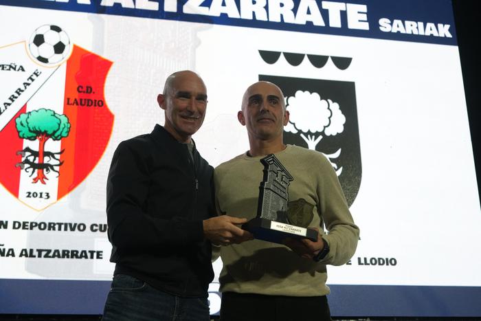 Gainezka egon da Kasinoa Alt 7 1765745397084