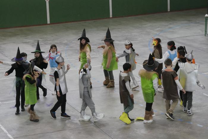 Desfilerik gabe, baina dantz 31 1770997089099