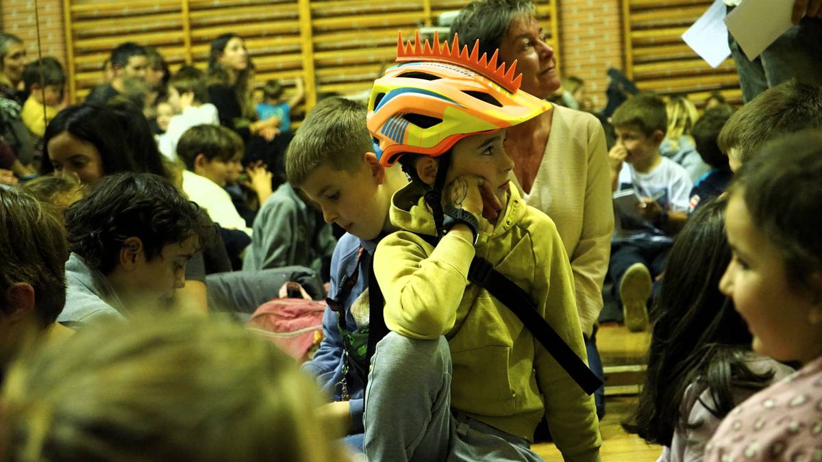 Iragana, orainaldia eta etorkizuna balioetsi dituzte Urduña Herri Eskolako 30. urteurrenean