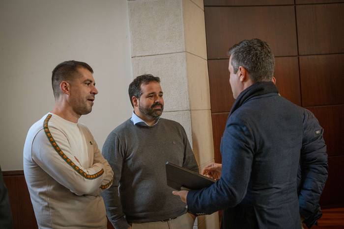 Protesta artean ekin du bide 25 1764159844147