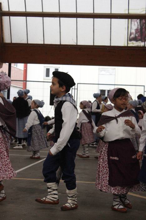 Dantzari Egunak herriguneko  82 1521468321777