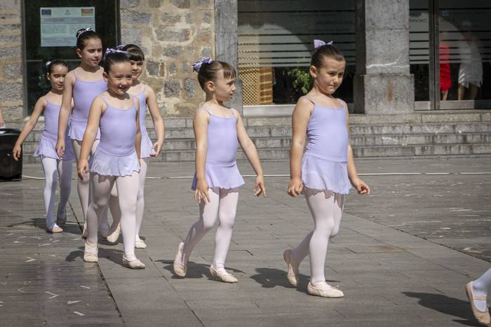 Dantzaz bete dute Amurrioko  4 1776607493015