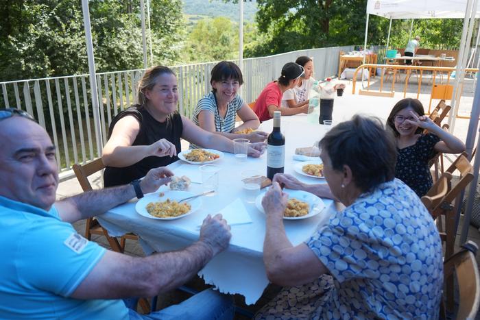 Zuhatzako jaietan paella iza 29 1753009980779