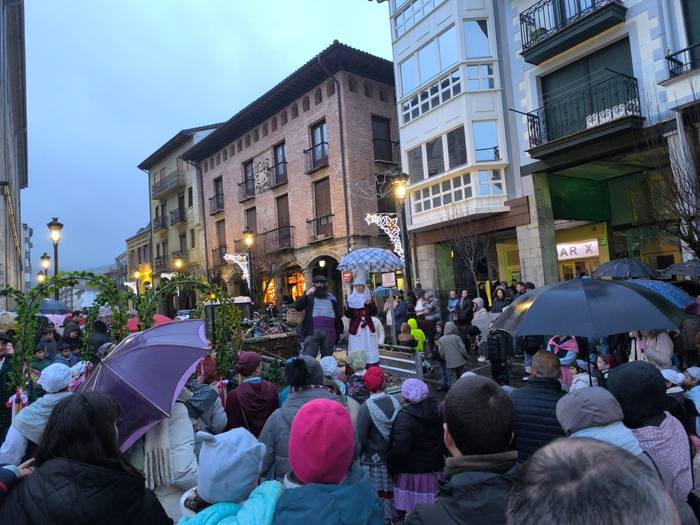 Foru plaza bete dute Olentze 10 1766617947067