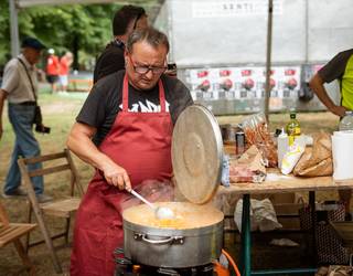 Marmitako zaporea izan du Santa Ana egunak Aretan