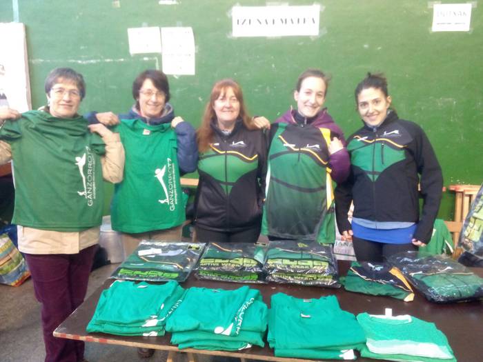 Mendizale ugari bildu zituen 30 1489053893346