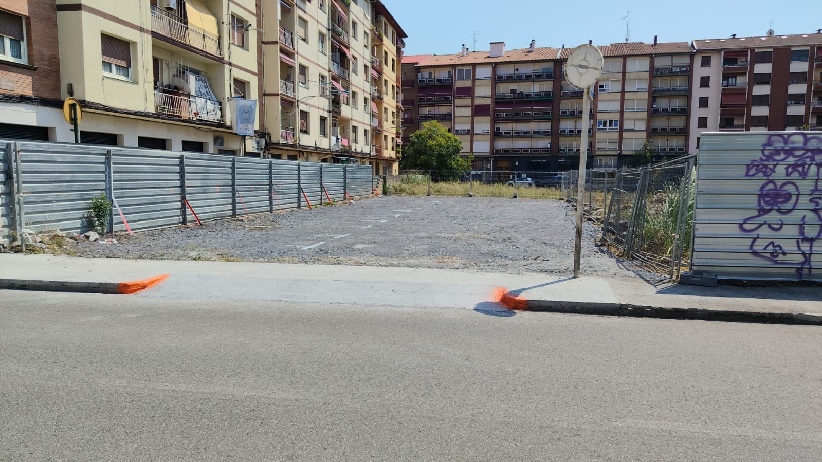 Laudiok aparkaleku alternatiboak indartu ditu Sanrokeetan aparkatzea errazteko