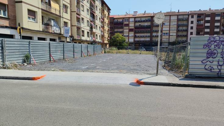 Laudiok aparkaleku alternatiboak indartu ditu Sanrokeetan aparkatzea errazteko