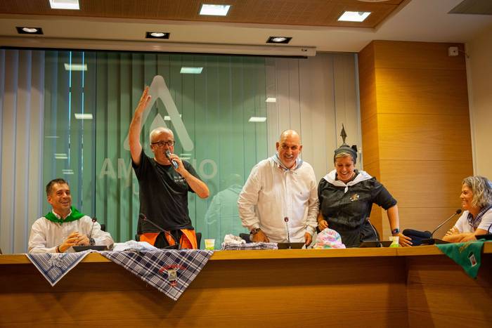 Lehertu da festa-giroa Amurr 22 1755025659846