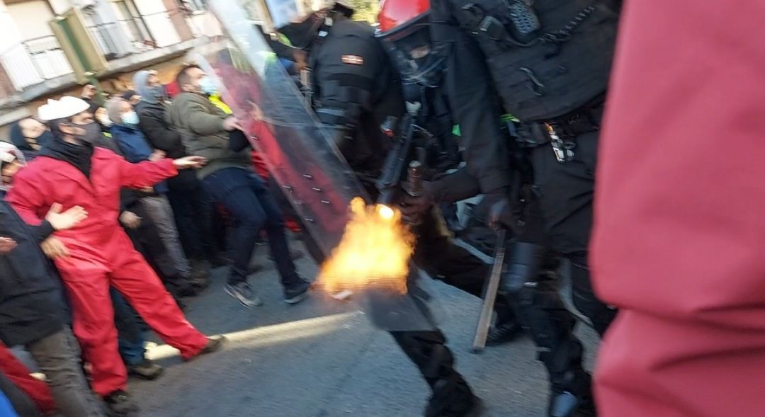Giza baliabide eta material gehiago eskatu dituzte sindikatu polizialek, Tubacexeko protesten harira