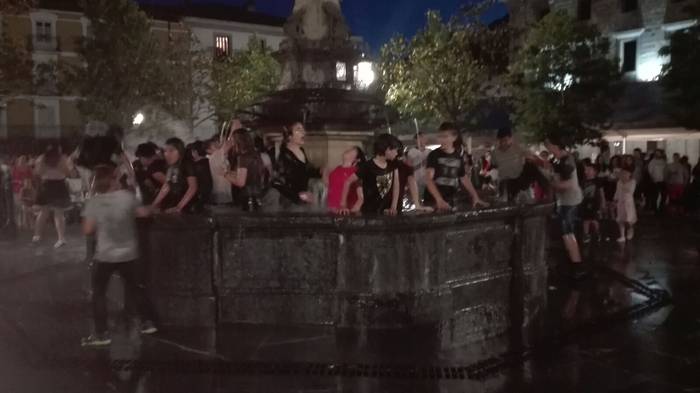 Jendetza eta giro ona nagusi 122 1494849911129