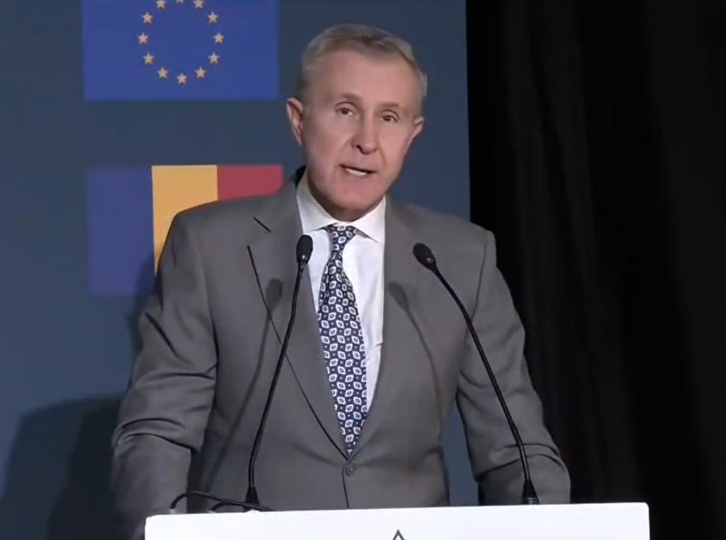 Teraplast enpresa errumaniarrak lantegia inauguratu du Okondon eta lau milioi euroko inbertsioa iragarri du