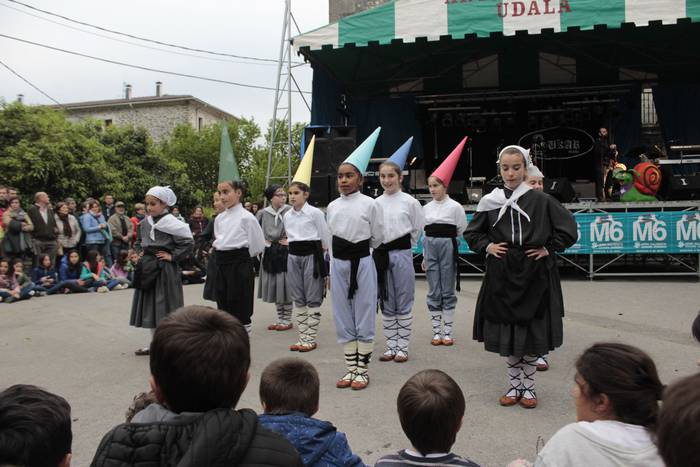 Dantza eta musika artean has 37 1524868971534